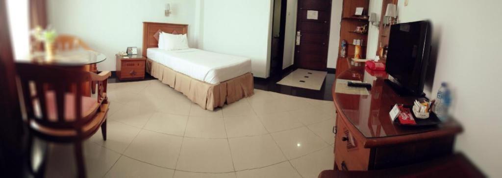 Hotel Tarakan Plaza Exterior photo