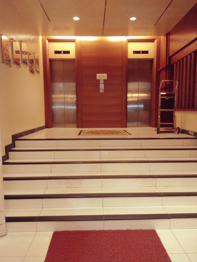 Hotel Tarakan Plaza Exterior photo