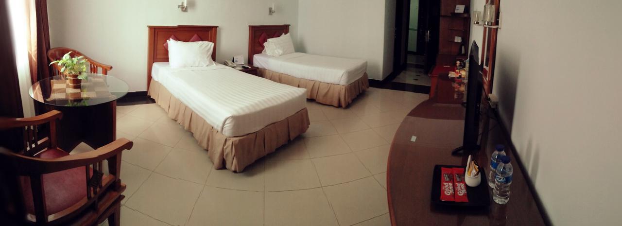 Hotel Tarakan Plaza Exterior photo