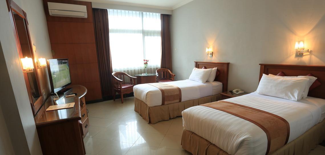 Hotel Tarakan Plaza Exterior photo