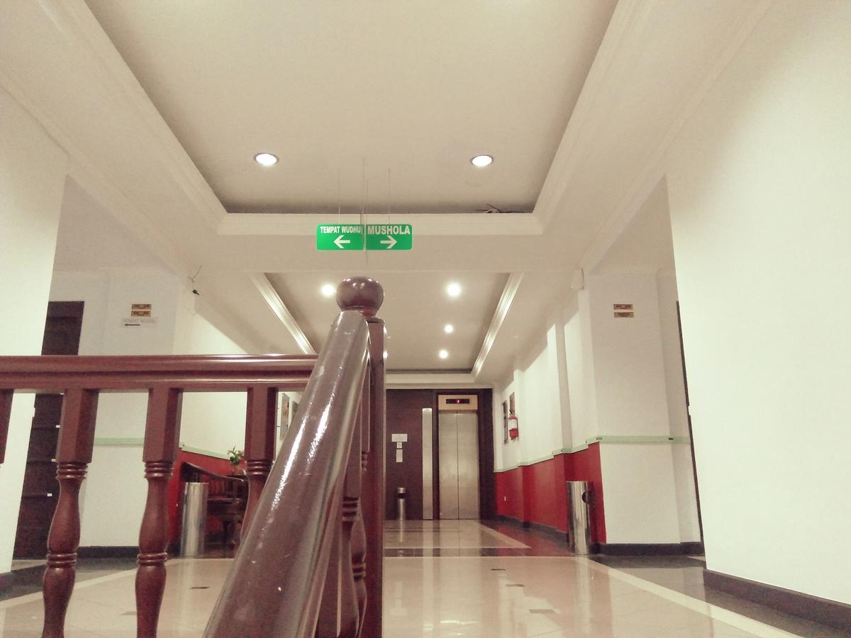Hotel Tarakan Plaza Exterior photo