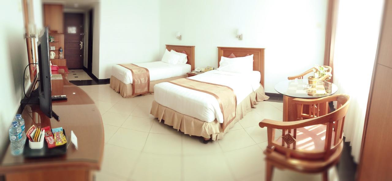 Hotel Tarakan Plaza Exterior photo